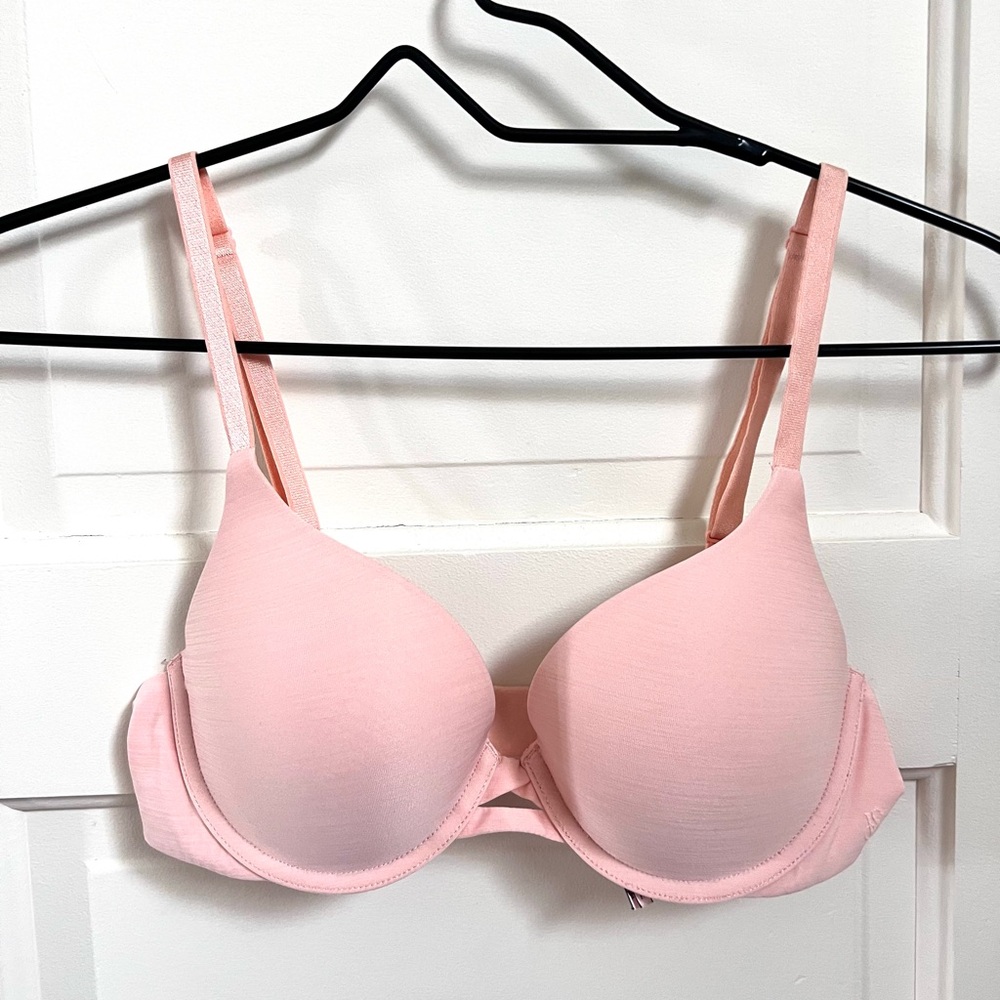 Victoria’s Secret Pink T-Shirt Bra